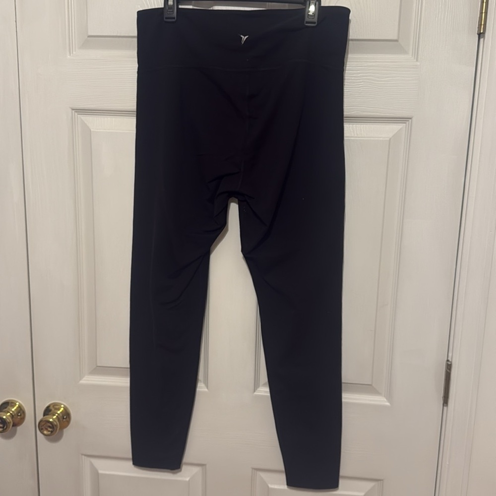 Old navy active wear leggings - Picture 2 of 2